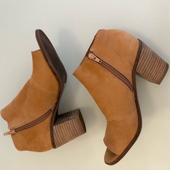 Lucky Brand | Butter-Soft Tan Leather Ankle Boots | Size 8.5 - Picture 8 of 16